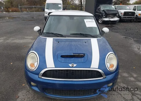 2009 Mini Cooper S from USA, damaged, VIN WMWMF73589TT94677